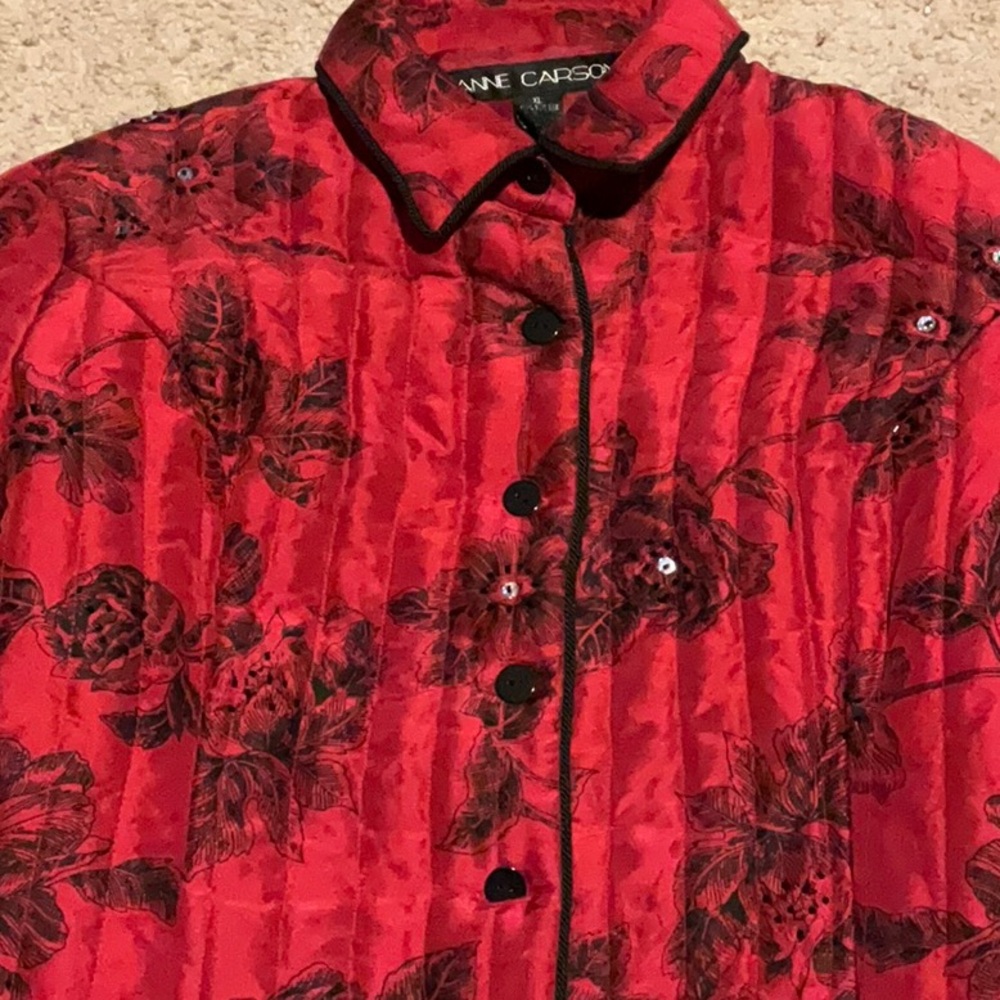 Light  button up jacket - Picture 2 of 8